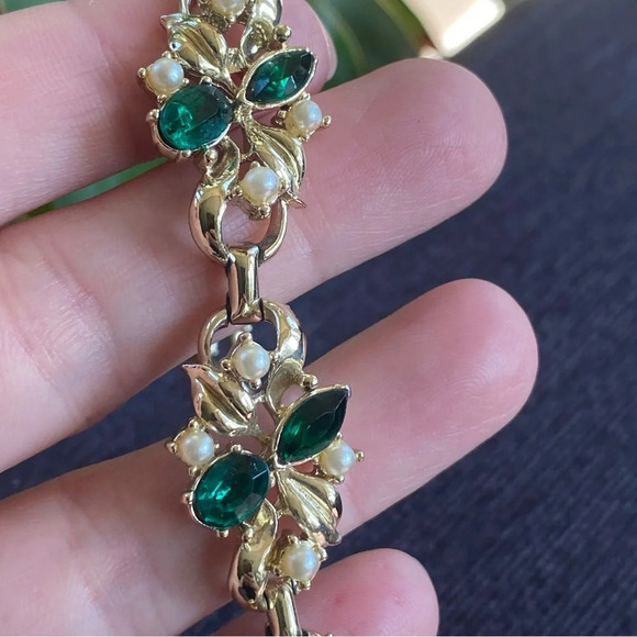 Ornate Emerald and Faux Pearl Gold Tone Victorian Inspired Bracelet - Picture 5 of 13